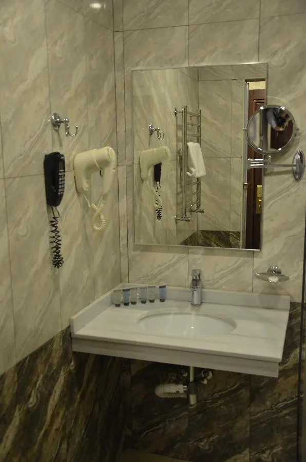 Piano Hotel Baku 5*,